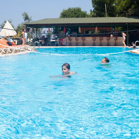 アパートホテル Tuntas Family 4*