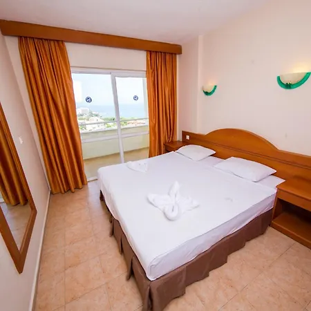 Tuntas Family アパートホテル