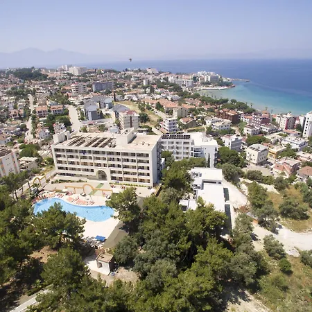 Tuntas Family アパートホテル 4*