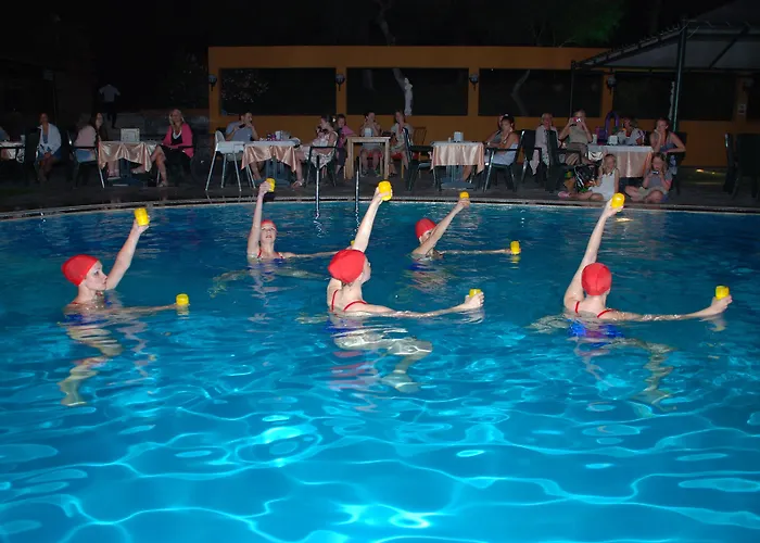Tuntas Family Apart Otel Kuşadası