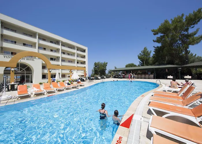 Tuntas Family Kusadası