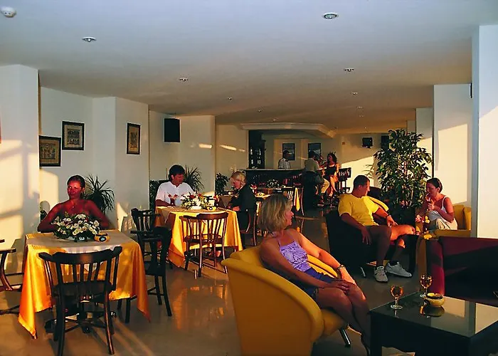 Tuntas Family 4* Kuşadası