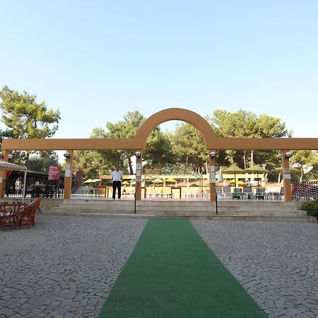 Aparthotel Tuntas Family