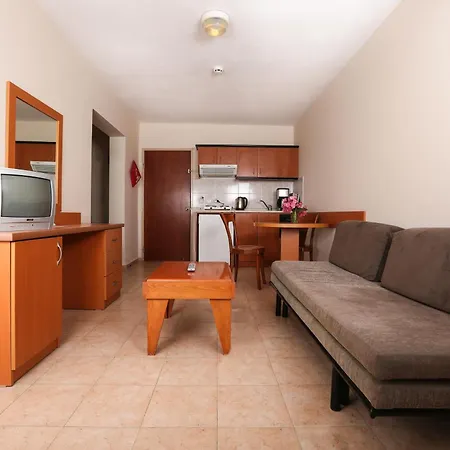 Aparthotel Tuntas Family 4*