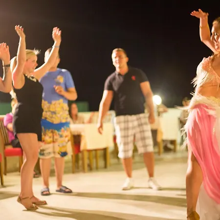 شقة فندقية تونتاش فاميلي سويتس كوساداسي 4*