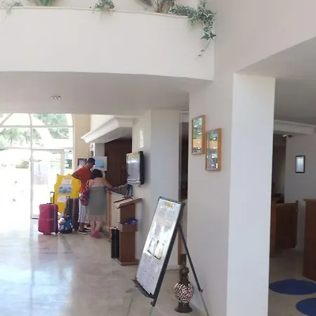 Aparthotel Tuntas Family