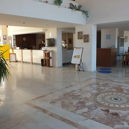 شقة فندقية تونتاش فاميلي سويتس كوساداسي 4*