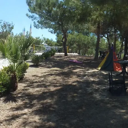 تونتاش فاميلي سويتس كوساداسي شقة فندقية كوشاداسيه