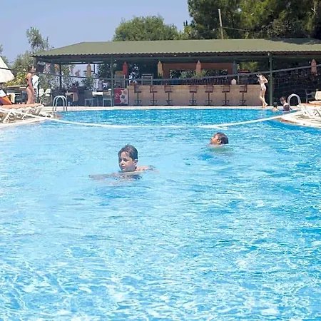 Tuntas Family Κουσάντασι