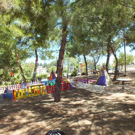 Tuntas Family 4* Kusadası