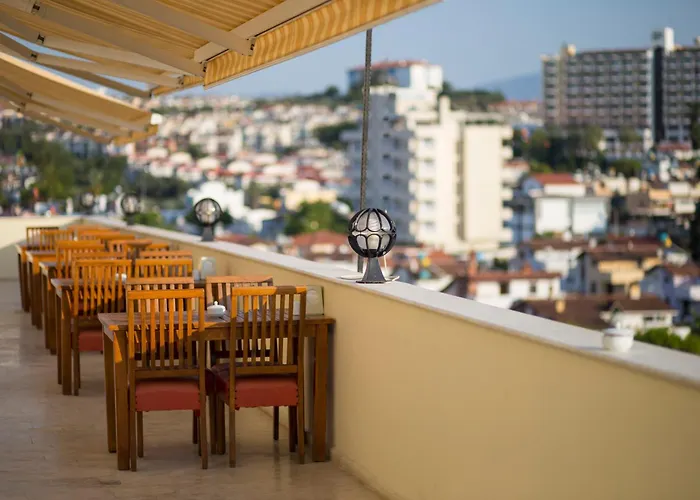 Tuntas Family Aparthotel 4*